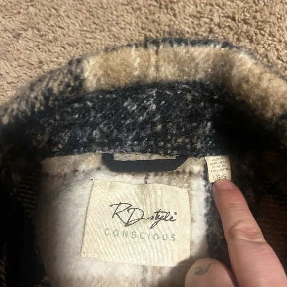 RD Style Black and Cream Plaid Teddy Jacket size large - Picture 5 of 8